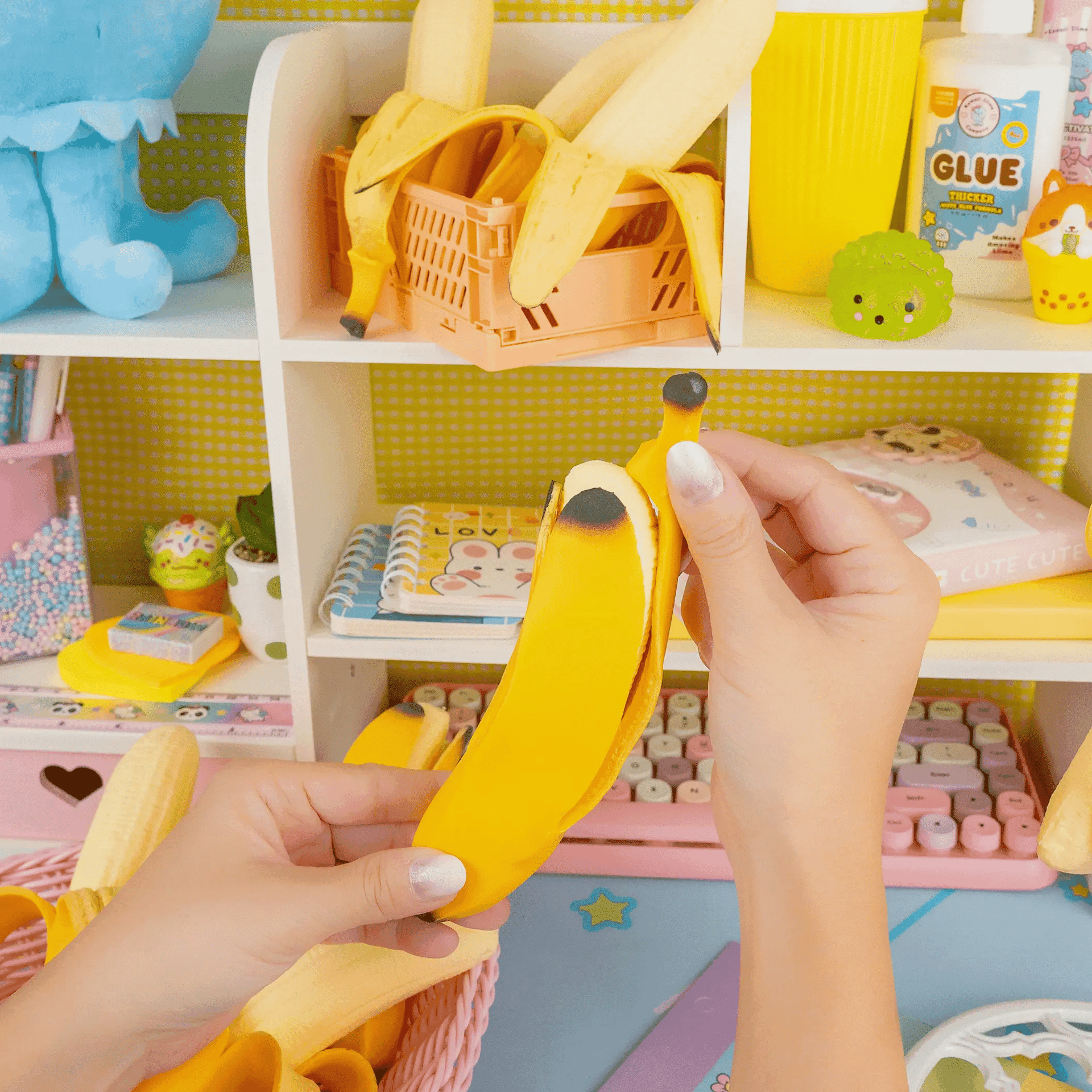 Peeling Banana Sensory Toy (12pcs/case)